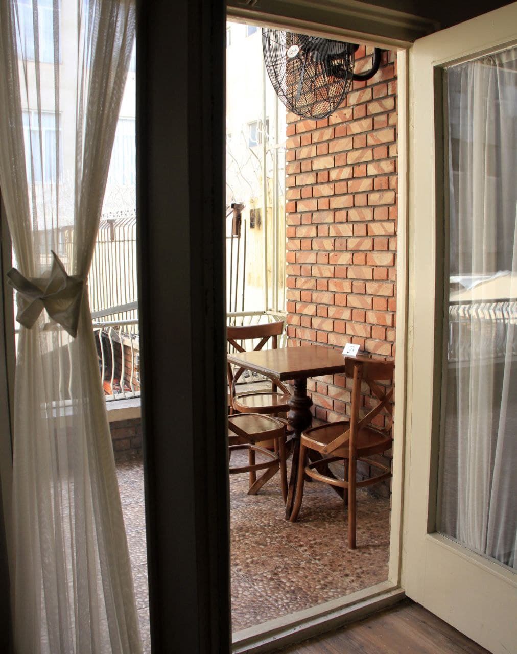 عمارت آرنوش ، کافه ایی خاص برای آرامش